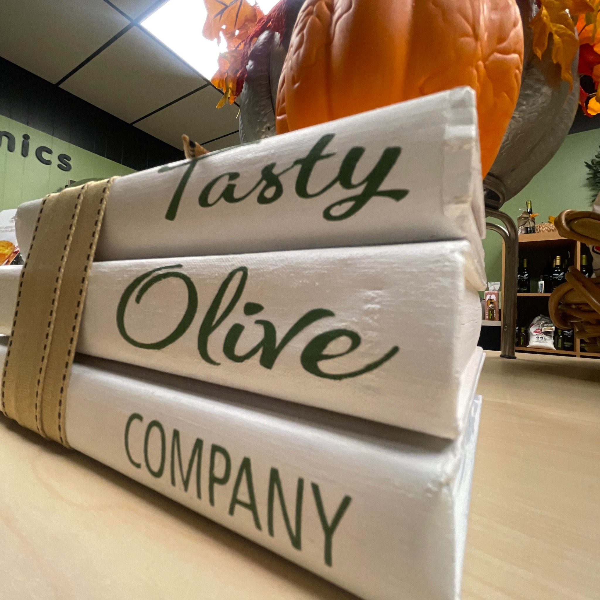 Tasty Olive Company logo